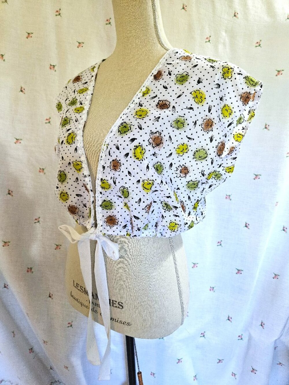 Size M Cropped Light Summer Cardigan or Jacket